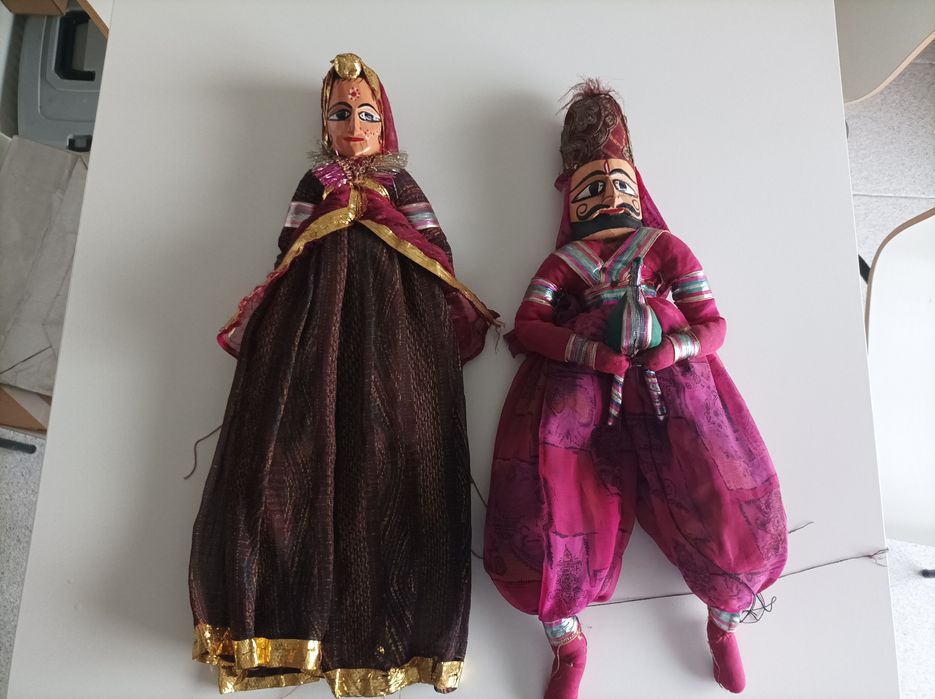 Conjunto de artesanato internacional e nacional