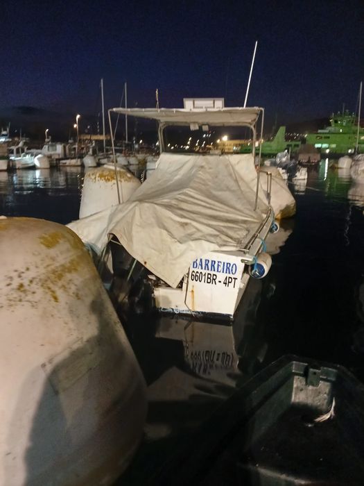 Vendo um bom barco