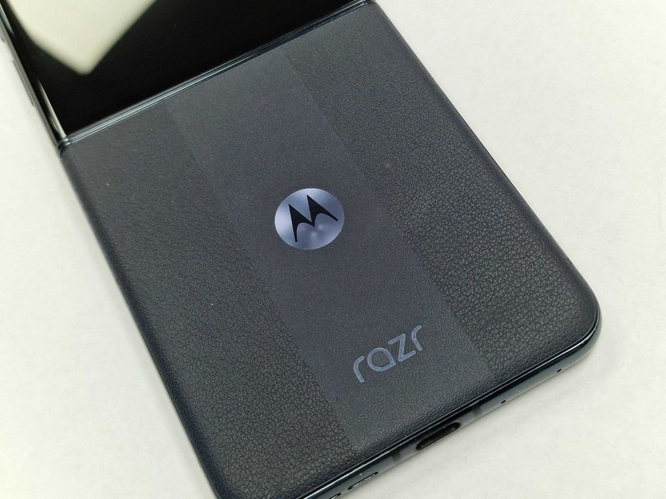 MOTOROLA RAZR 50 ULTRA/ 12GB/ 512GB/ Midnight Blue/ Grade A/ z Media M