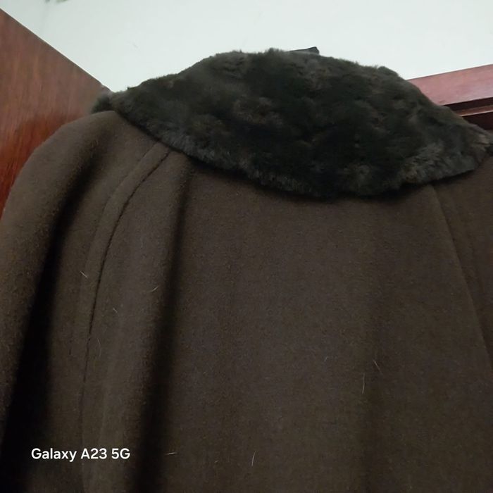 Casaco fazenda com punhos em pele