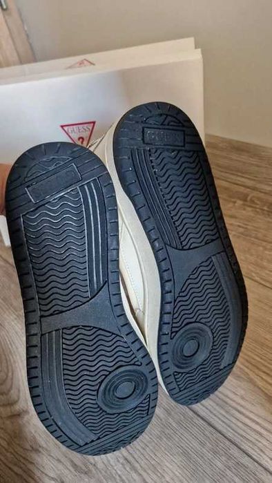 NOWE sneakersy męskie Guess 43 EU z pudełkiem