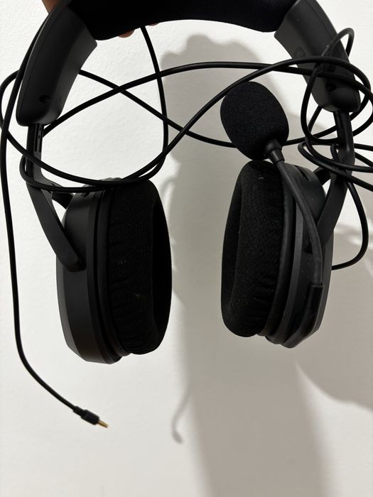 Fones gaming com fio