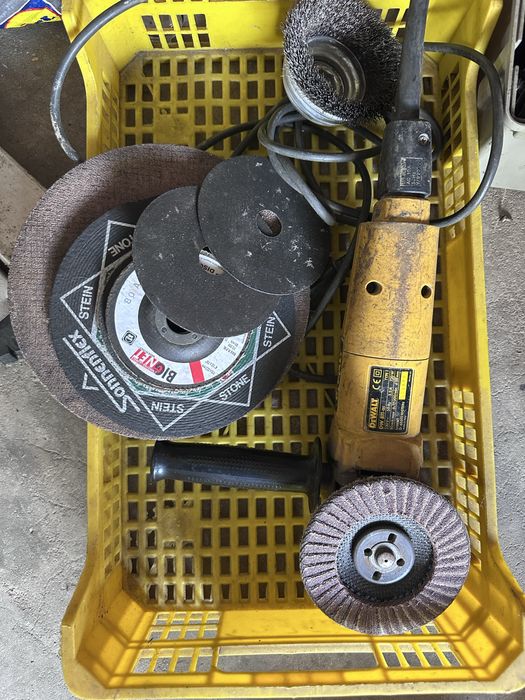 Rebarbadora DeWalt DW 811