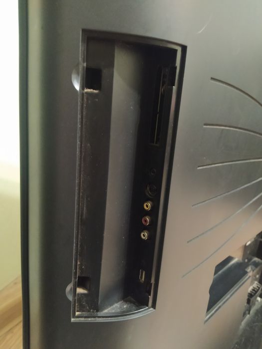 Великий телевізор loewe modus