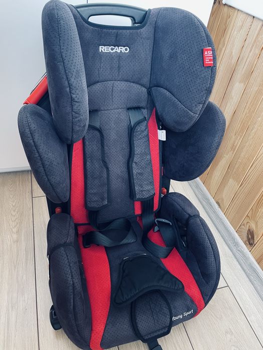 Продам дитяче автокрісло RECARO
