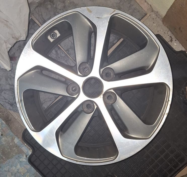 Alufelgi 16" Hyundai i30 + dekielki