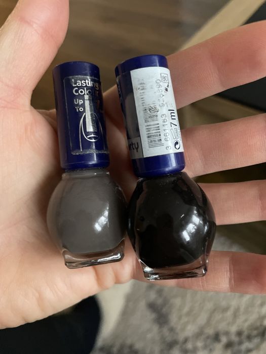 Dwa lakiery do paznokci Bell