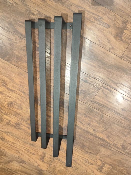 Wieszak na ręczniki czarny, matowy, loftowy