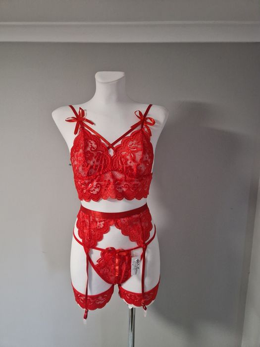 Seksowny czerwony komplet bielizny M