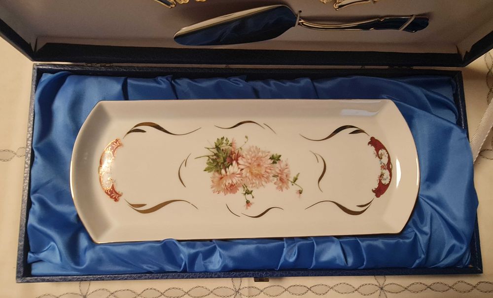 Travessa para torta em porcelana Limoges com 12 garfos e 1 espátula