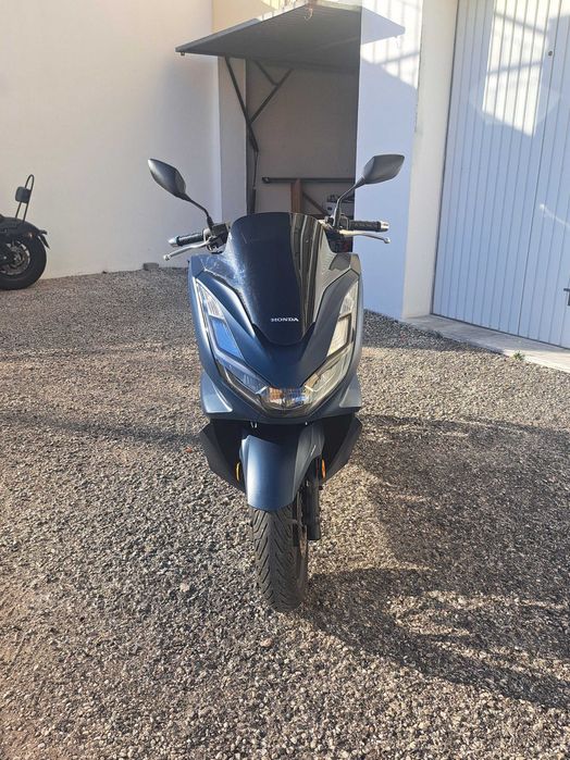 Mota scooter HONDA PCX 2024