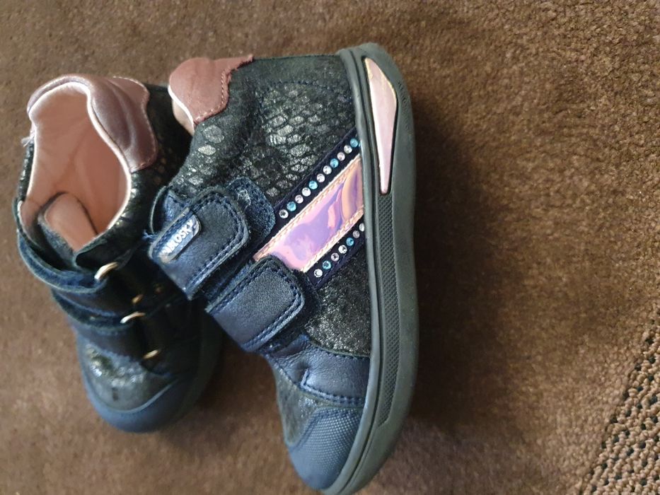 Botas de pele pavlovski menina