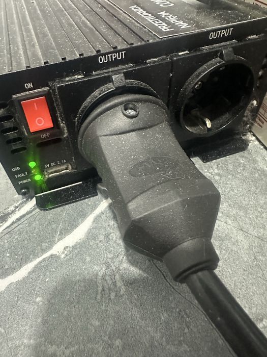 Инвертор Преобразователь напряжения 12V-220V 1000W 2000W