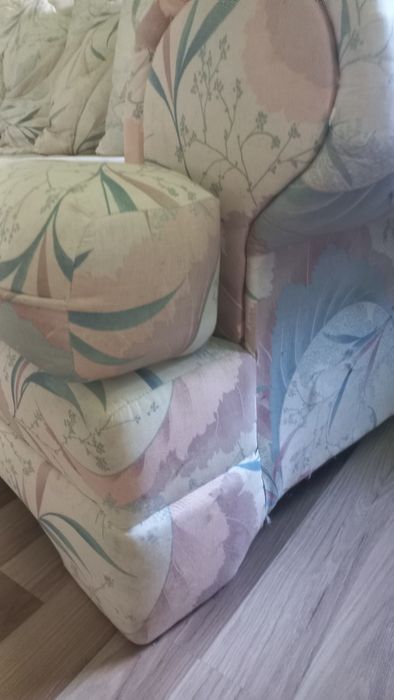 Sofa dwuosobowa wielokolorowa