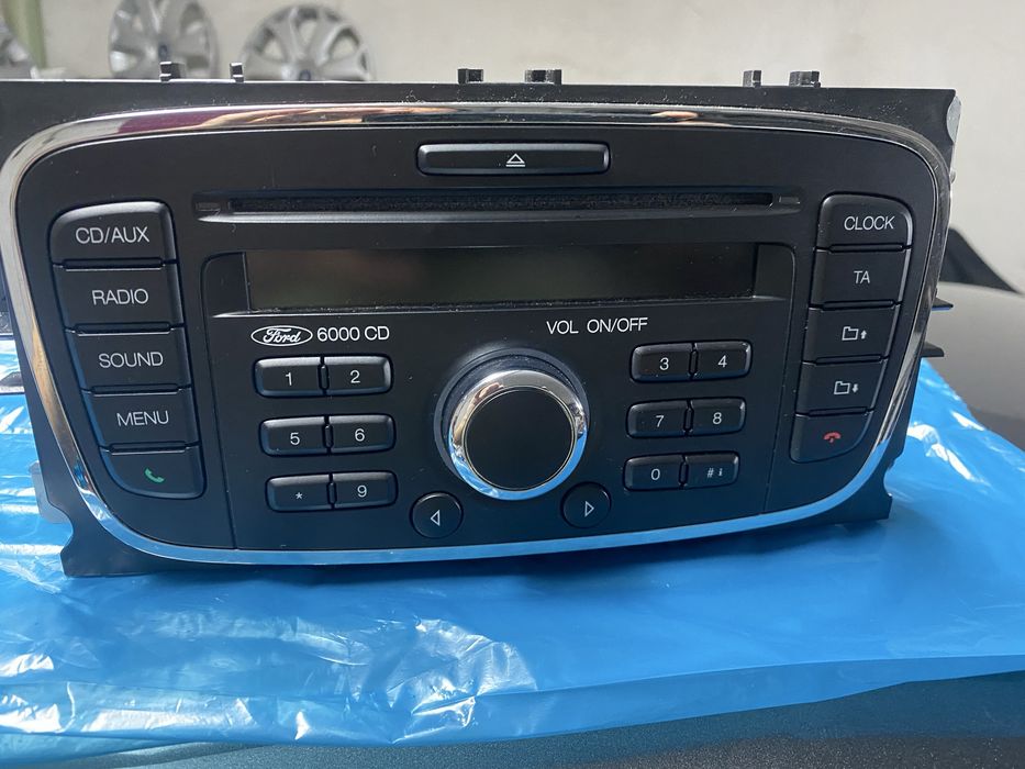 Radio fabryczne z CD z mp3 idealne