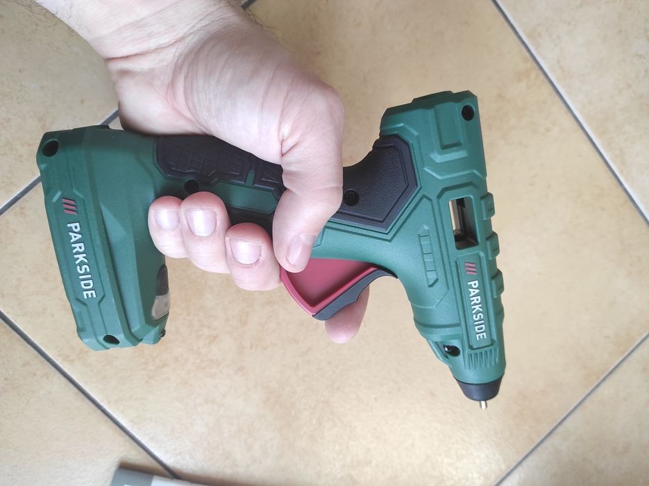 НІМЕЧЧИНА Клейовий пістолет акумуляторний PARKSIDE PHPA 4 C4 АКБ
