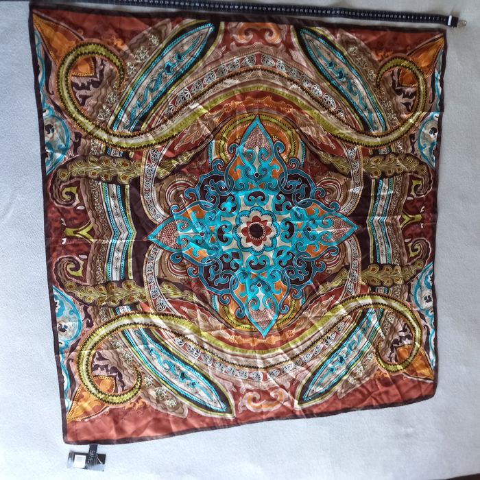 Nowa chusta 100% jedwab 87x87cm
