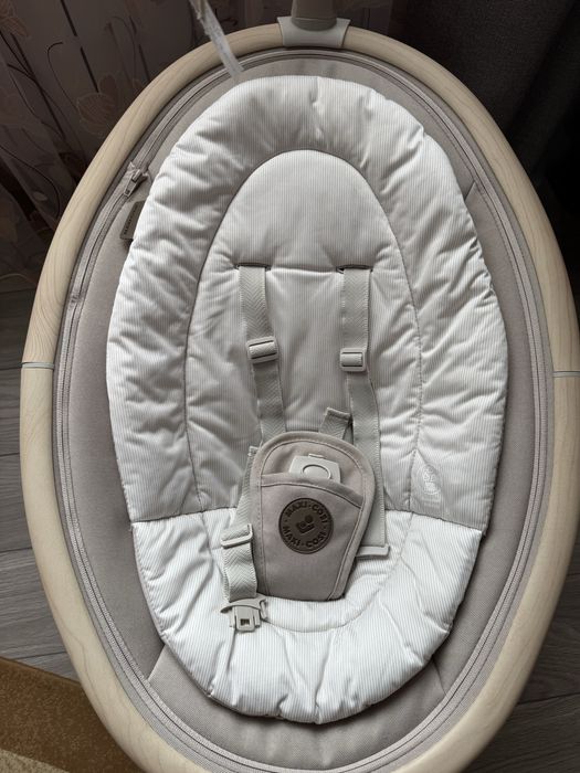 Продам заколисуючий центр Maxi Cosi Cassia