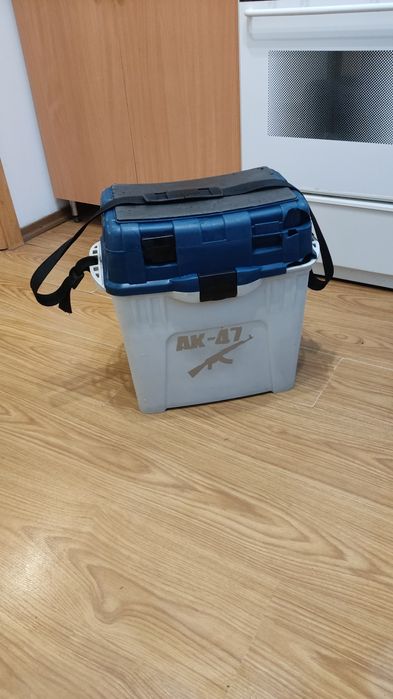 Вмісткий Рибацький ящик