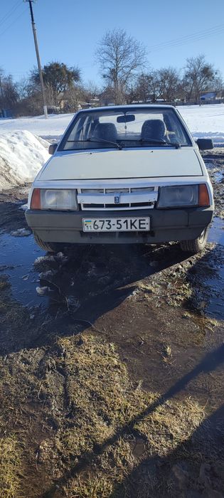 Ваз 21099 на ходу + запчастини коробка двері капот і т.д