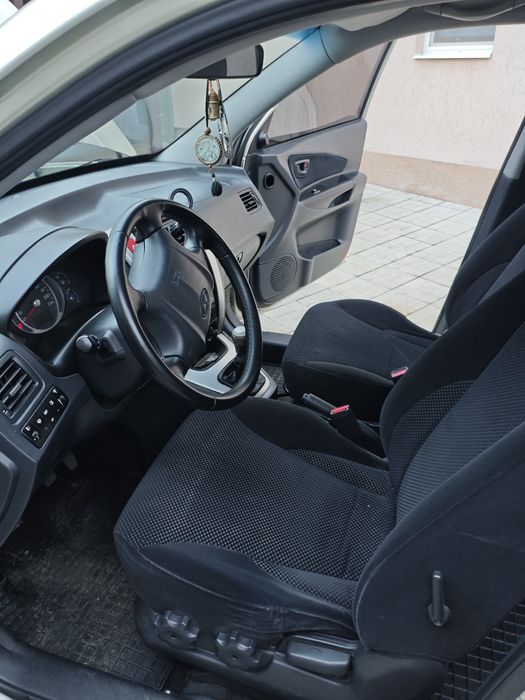 Продам Hundai Tucson, 2.0л 2008г