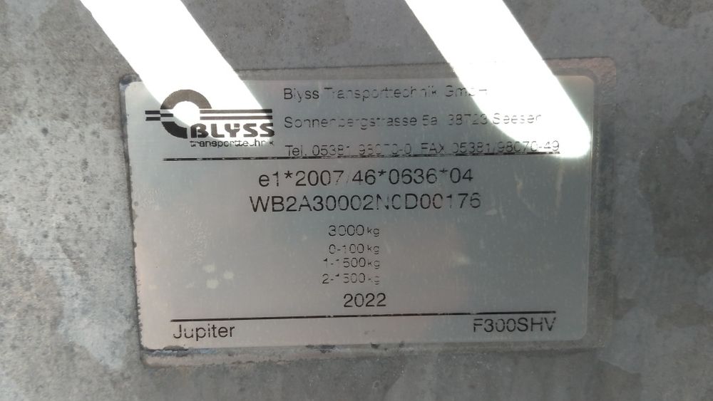 Atrelado porta carros Blyss 450x210cm. Peso brutto rebocavel 3000kg.