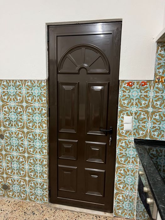 Aluga-se moradia T3 Unhos