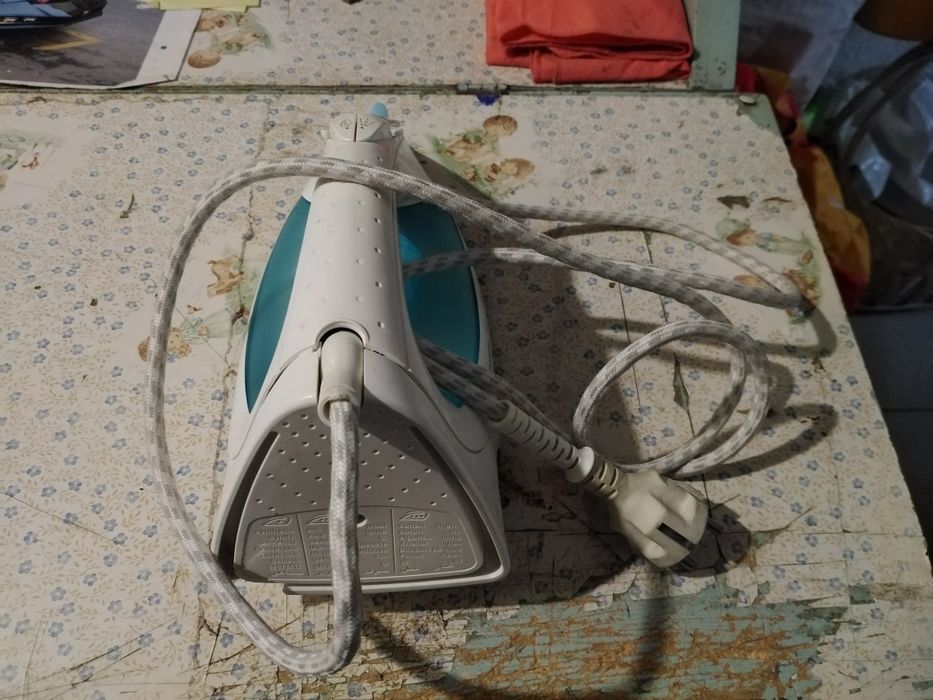 Vendo ferro basas a roupa bom estado