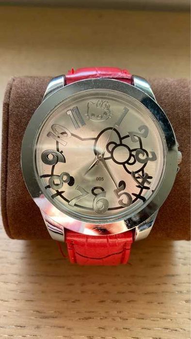 Relógio Hello Kitty bracelete vermelha