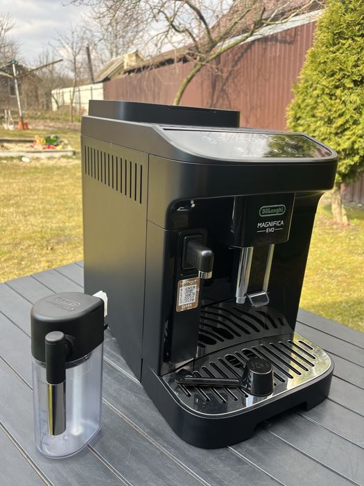 Автоматична кавомашина Delonghi Magnifica EVO 2024 рік  із Німеччини