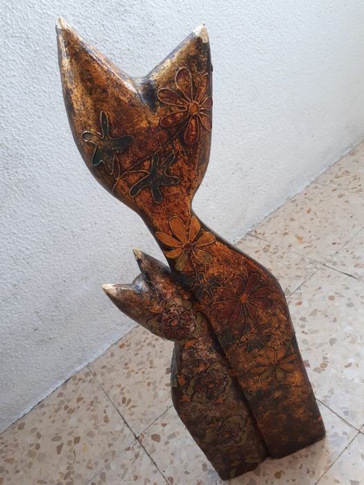 Decoração de gatos em madeira