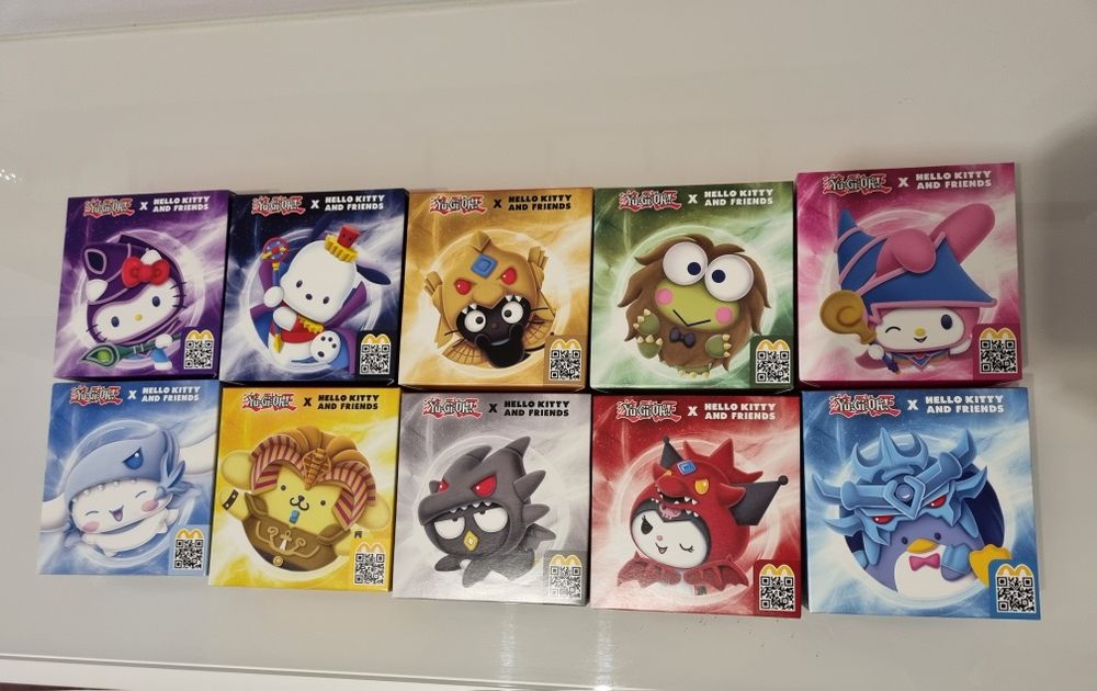Coleção completa brinquedos mcdonald hello kitty x yugioh