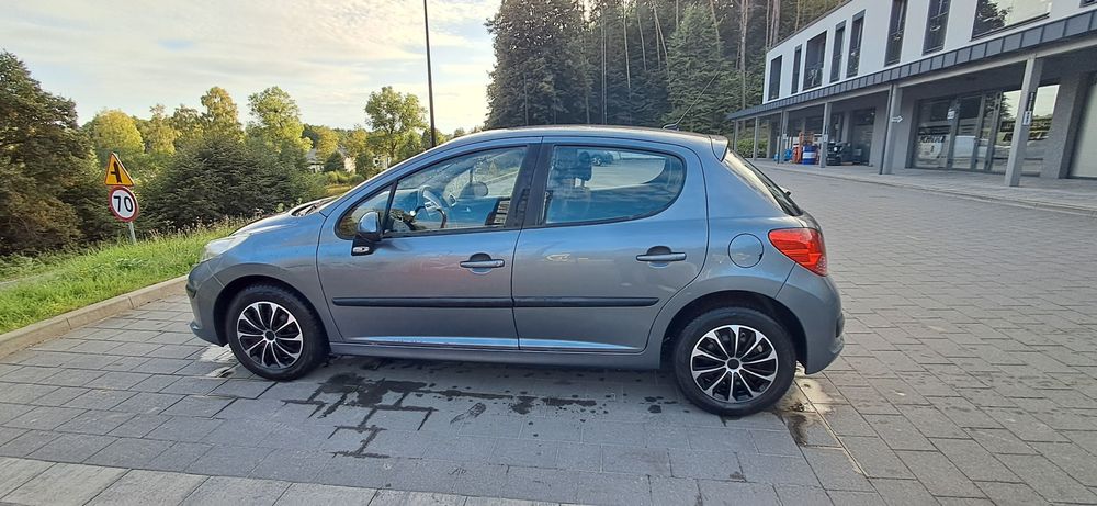 PEUGEOT  207   1.4 benzyna