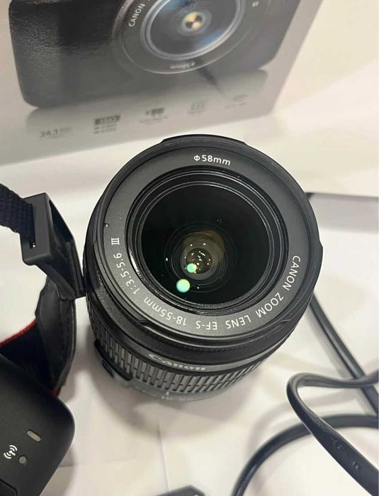 Máquina Fotográfica Canon EOS 2000D