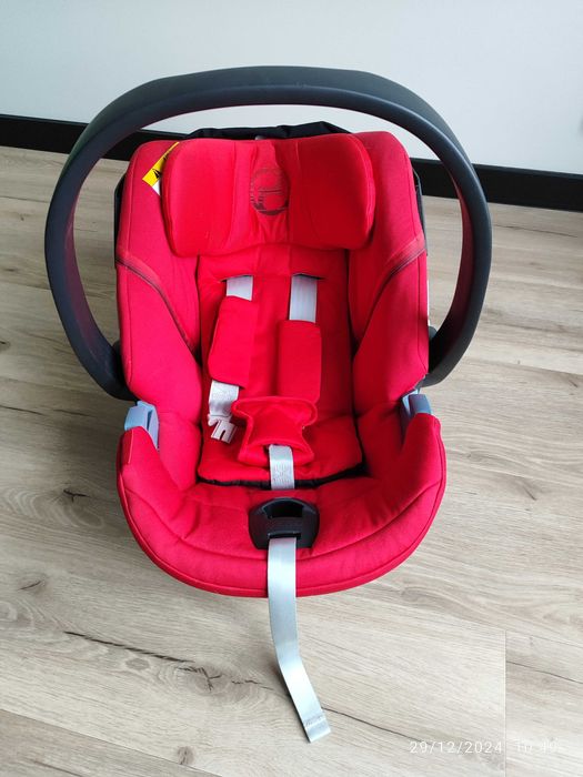 Fotelik Cybex Aton 5 stan jak nowy (cena ze sklepu 600zł)