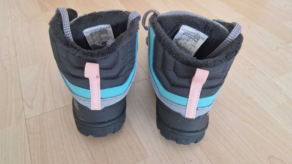 Botas Quechua, waterproof, tamanho 34