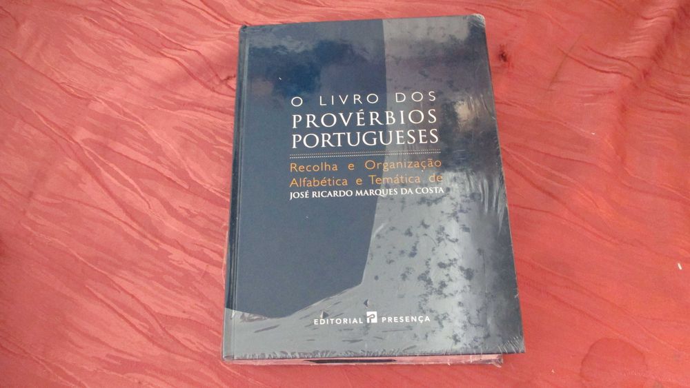 O Livro dos Perverbos Portugueses ( Fechado no Plastico )
