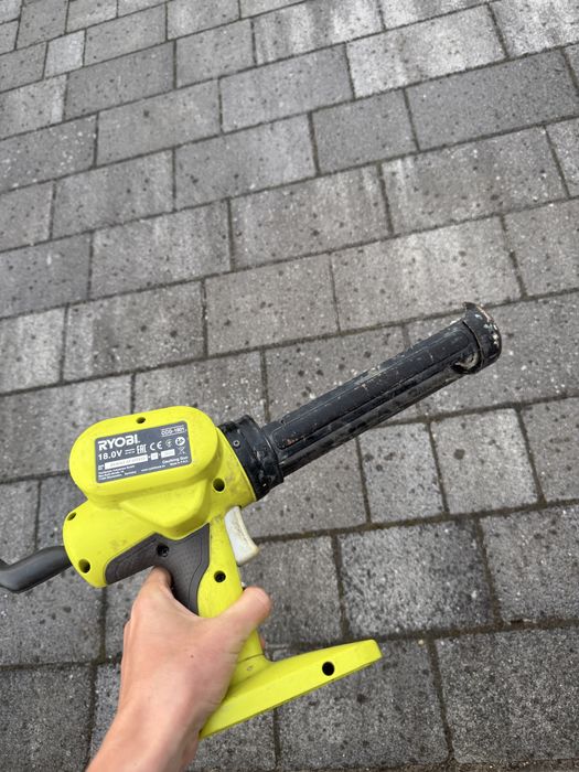 RYOBI CCG-1801 Pistolet do klejenia uszczelniania mas elektryczny 18V