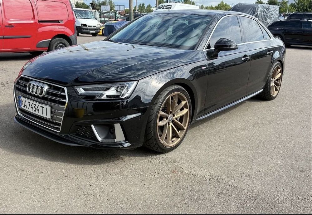 Audi A4 2019 B9/8W • 2.0 TFSI S-tronic (252 k.c.) Quattro