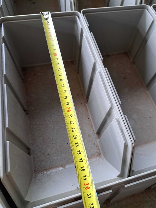 Caixas plásticas de bico 14X13X30cm