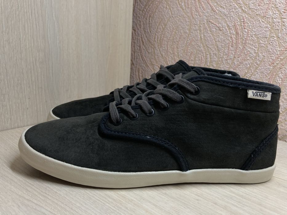 Теплые кожаные кеды Vans.