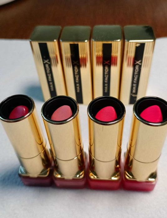 Zestaw pomadek do ust Max Factor Colour Elixir 24HR Moisture nr 005, 050, 055, 100