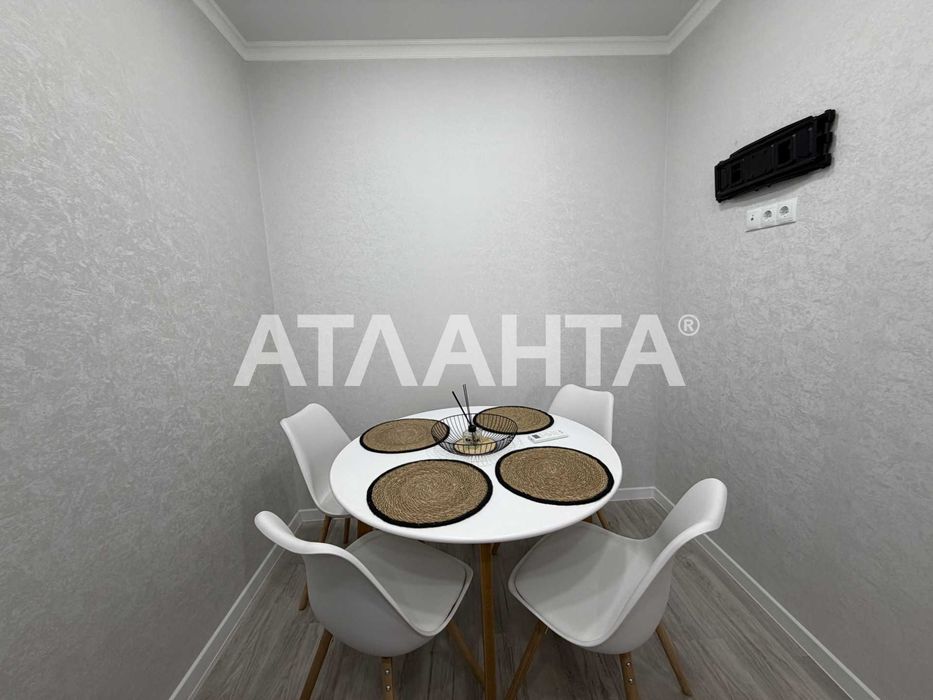 1-2 ком. квартира с ремонтом в новом ЖК на Таирова, Киевский р-н - More