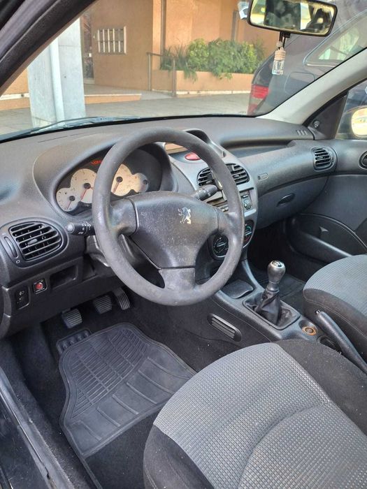 Peugeot 206- 2005 - SW Diesel – 209.000 km – 1.500 €