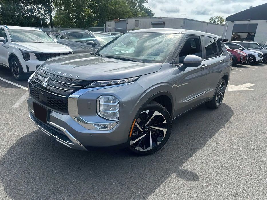 Mitsubishi Outlander      2025