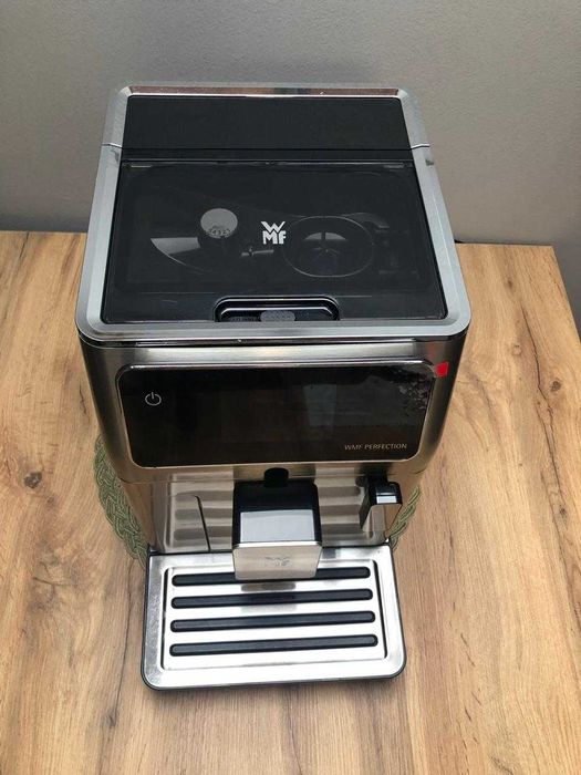 Ekspres do kawy WMF Perfection 660 CP812D