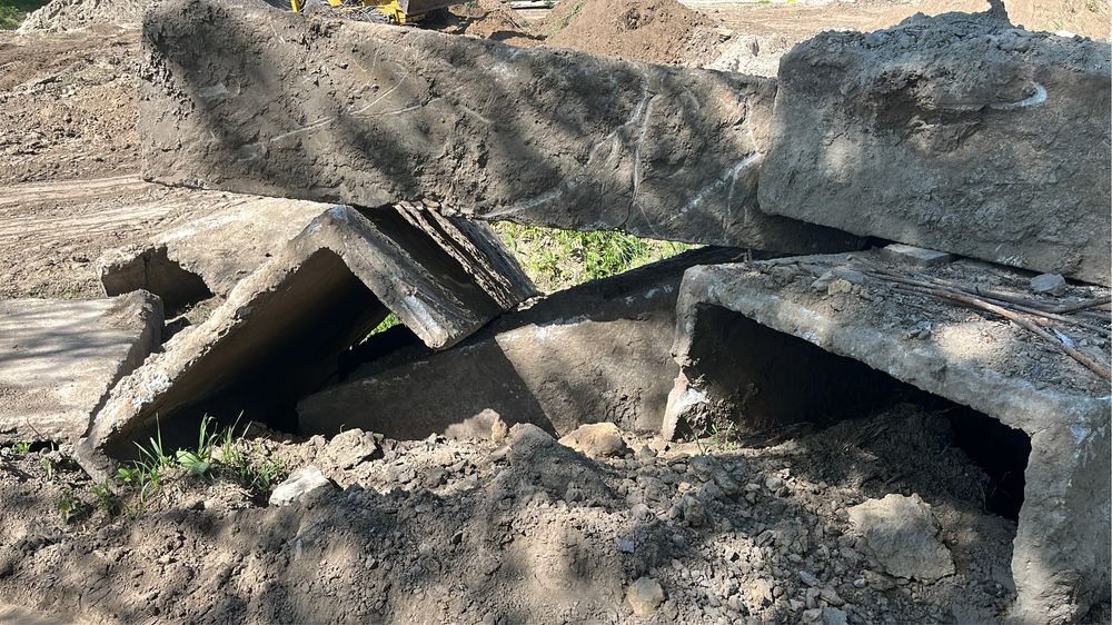 Лотки бетонні на дорогу