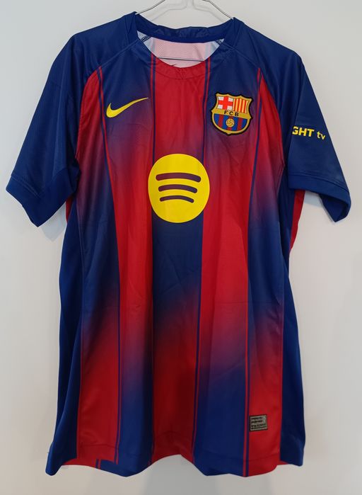 Zestaw koszulek klubowych.