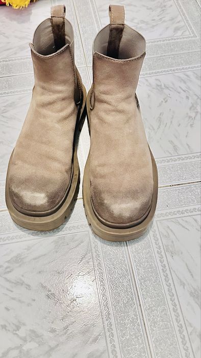 Bota, confortável e que adapta a todas as estacôes do ano