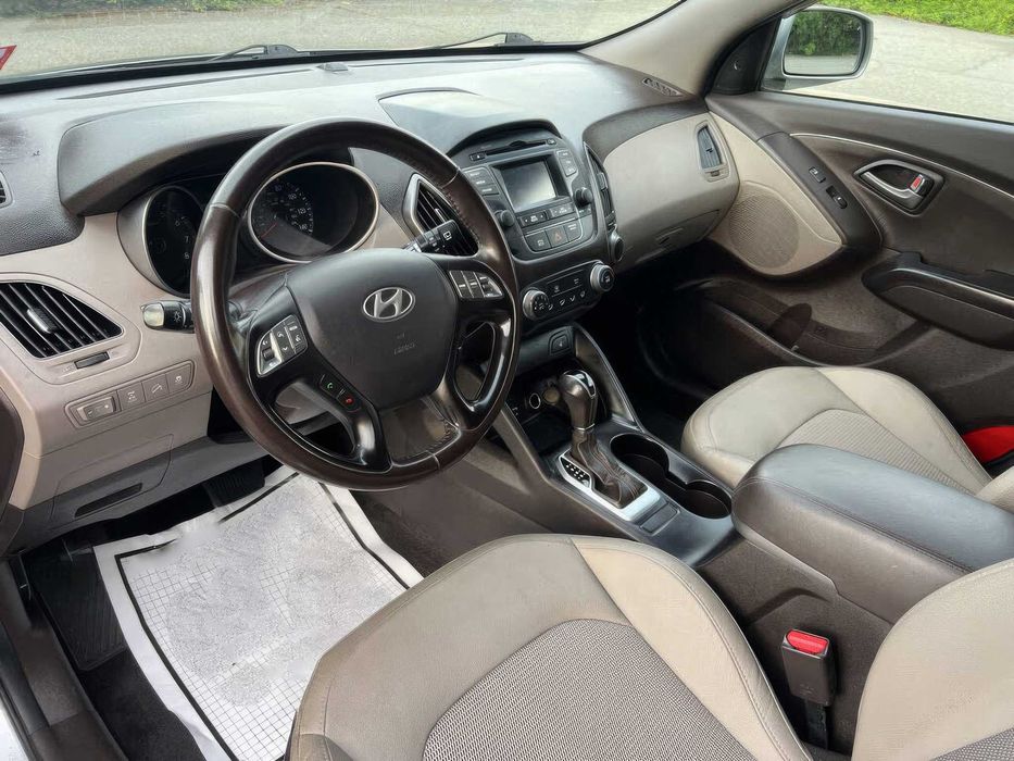 Hyundai Tucson      2015